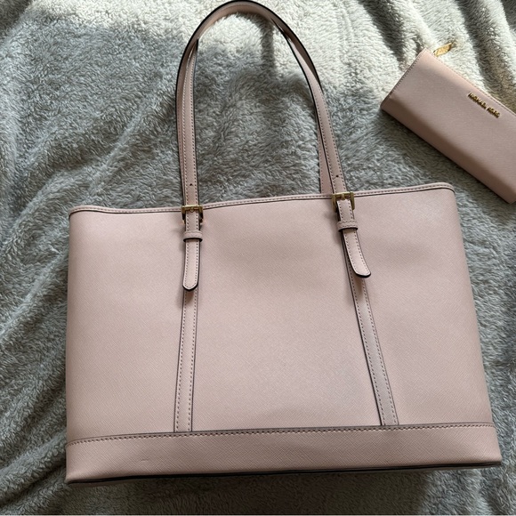 Michael Kors Jet Set Travel Large Saffiano Leather with matching wallet - Picture 4 of 5